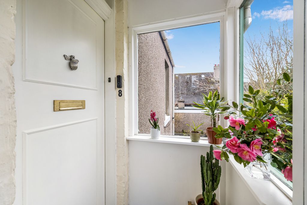 Additional image 13 of 1 bed flat for sale15/8 Belmont Road, Juniper Green, Edinburgh EH14