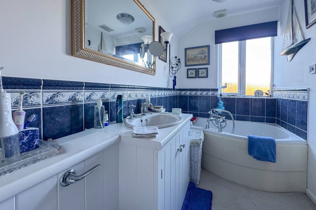 Additional image 11 of 3 bed detached house for saleBeech Road, Alresford SO24