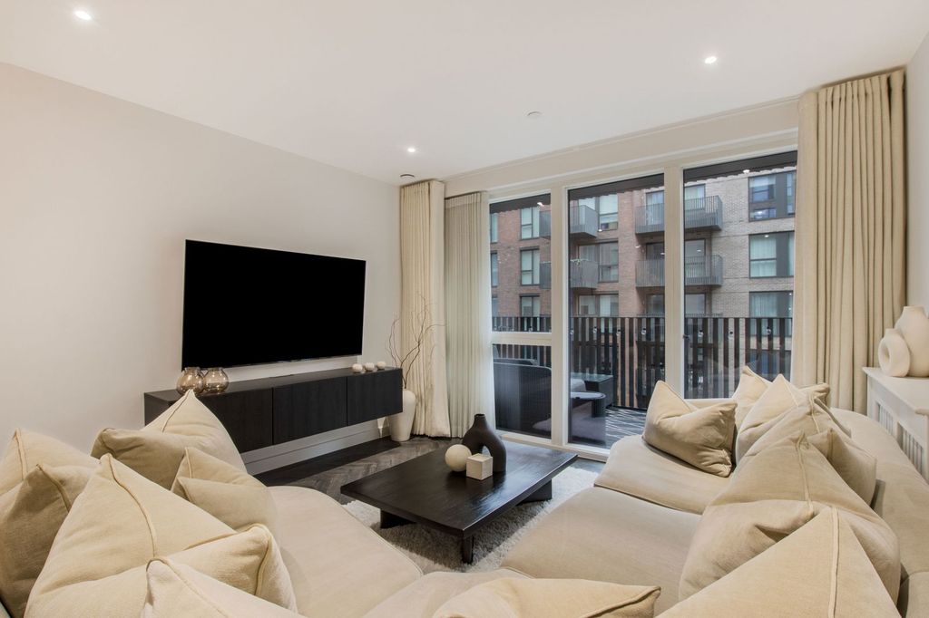 Additional image 7 of 2 bed flat for sale4, Regal Walk, Bexleyheath DA6