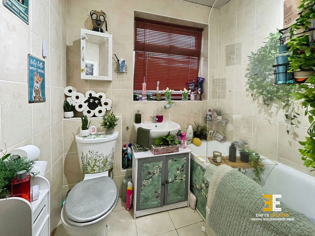 Additional image 11 of 2 bed flat for saleShamrock Court, Deganwy, Conwy LL31