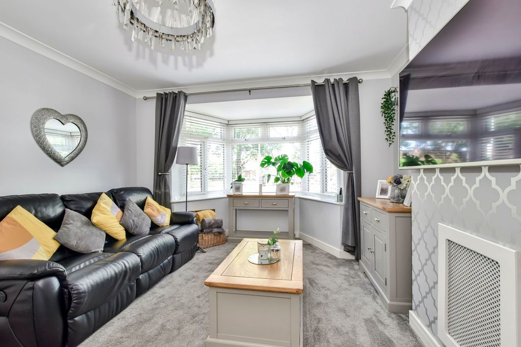 Additional image 7 of 4 bed semi-detached house for saleHazelwood Lane, Abbots Langley WD5
