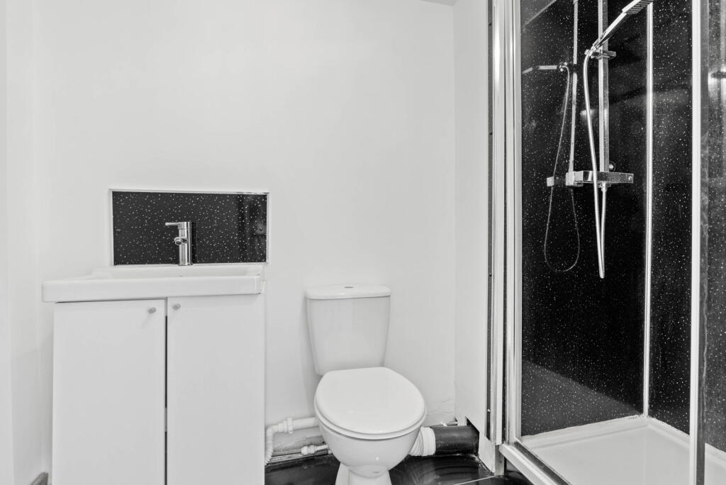 Additional image 11 of 23 Fulton Close, Bromsgrove, Worcestershire.  B60 2HA