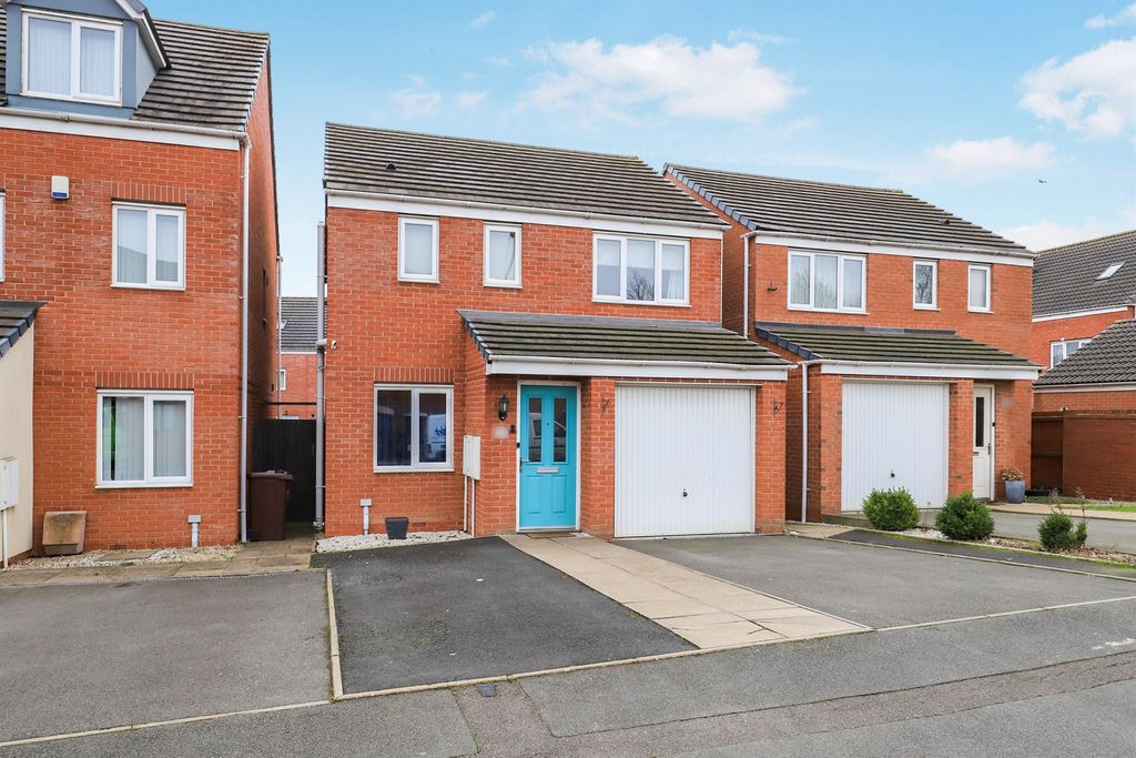 3 bed detached house for saleWard Street, Ettingshall, Wolverhampton WV2