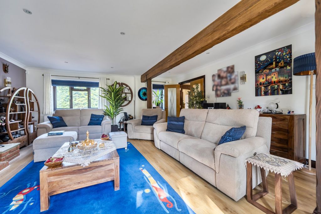 Additional image 5 of 5 bed detached house for saleVicarage Road, Reading, Berkshire RG2