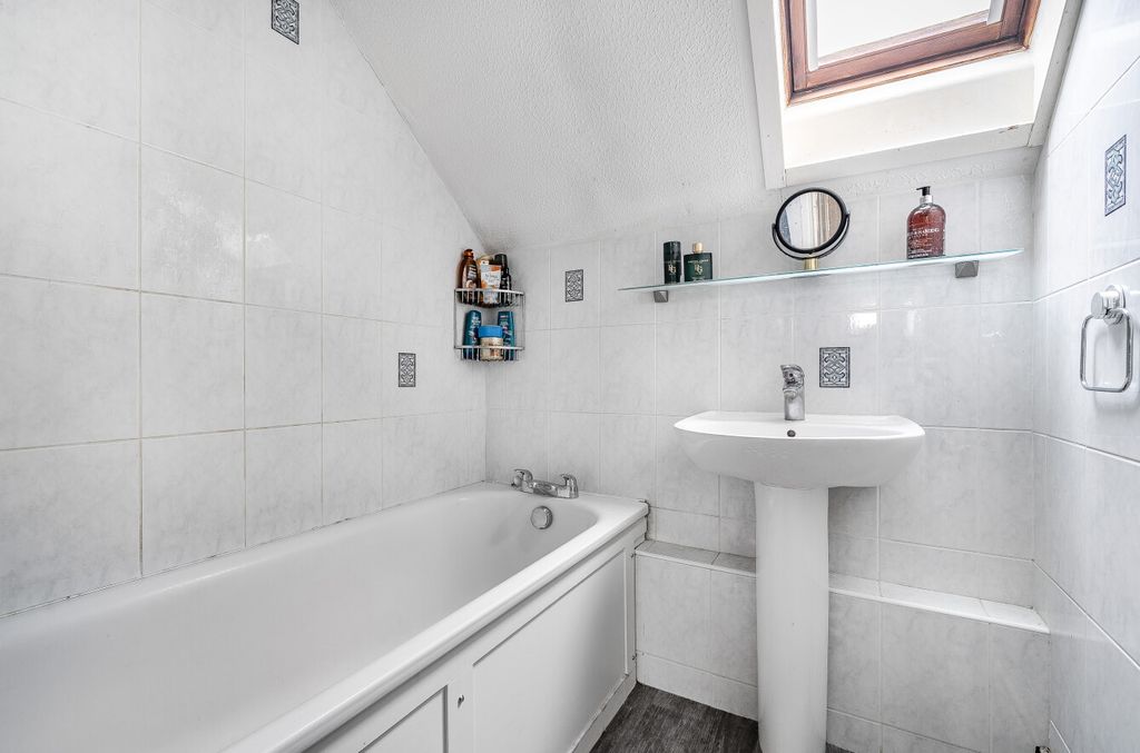 Additional image 8 of 3 bed end terrace house for saleWoking, Surrey GU21