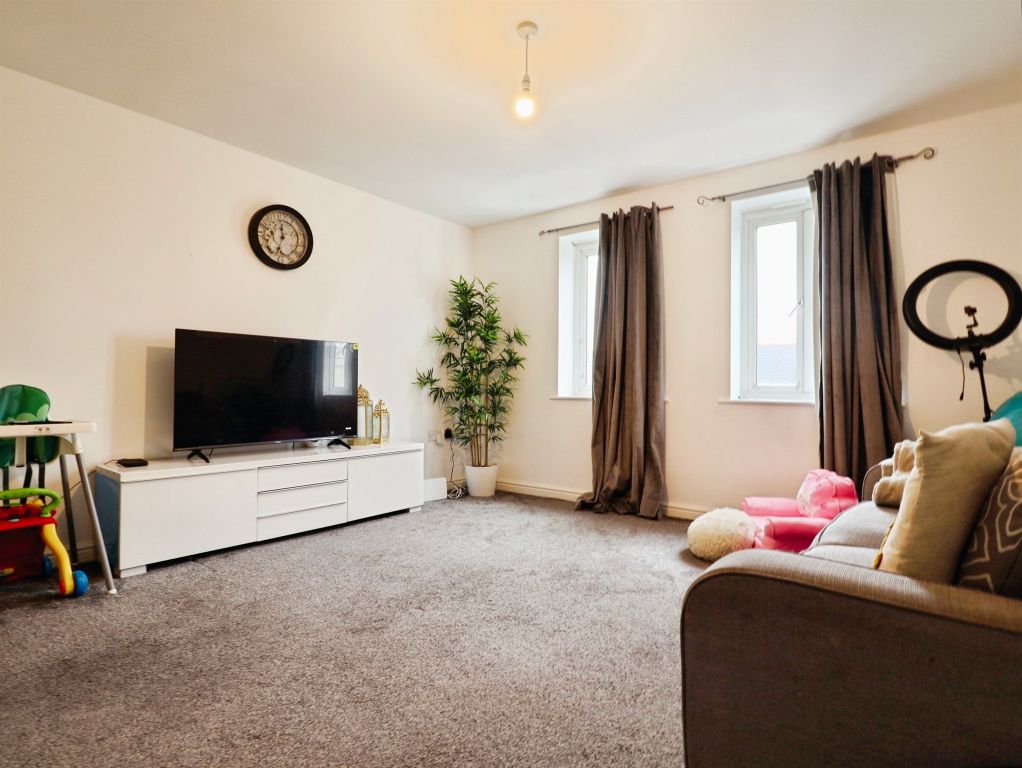 1 bed flat for saleBroadway, Cardiff CF24 photo 5