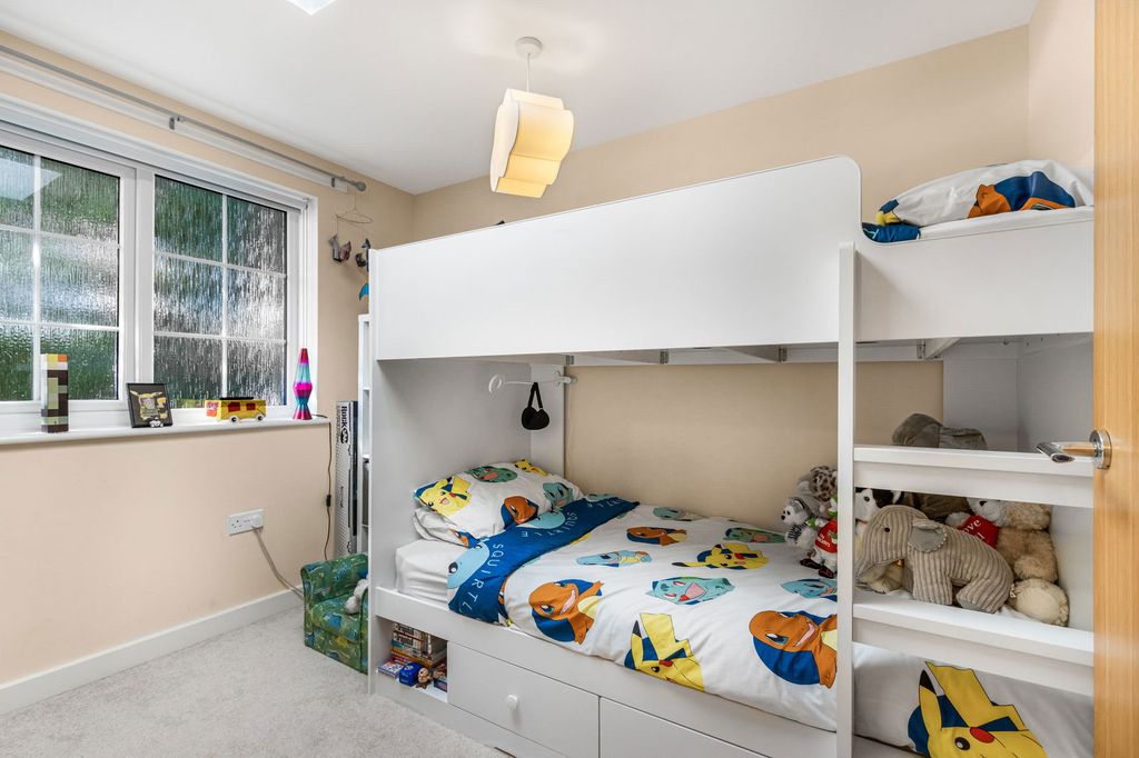 Additional image 7 of 2 bed maisonette for saleBroomfield Rise, Abbots Langley WD5