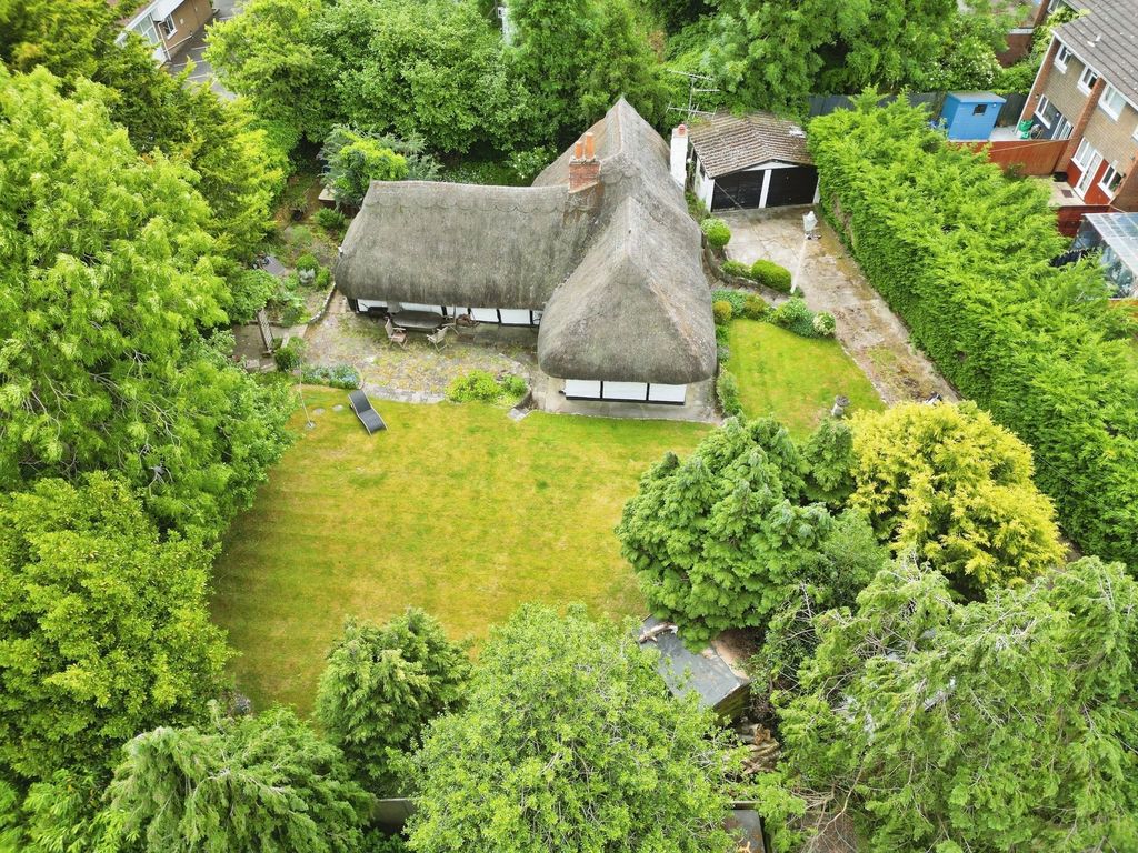Additional image 2 of 4 bed cottage for sale36A Elm Road, Reading RG6