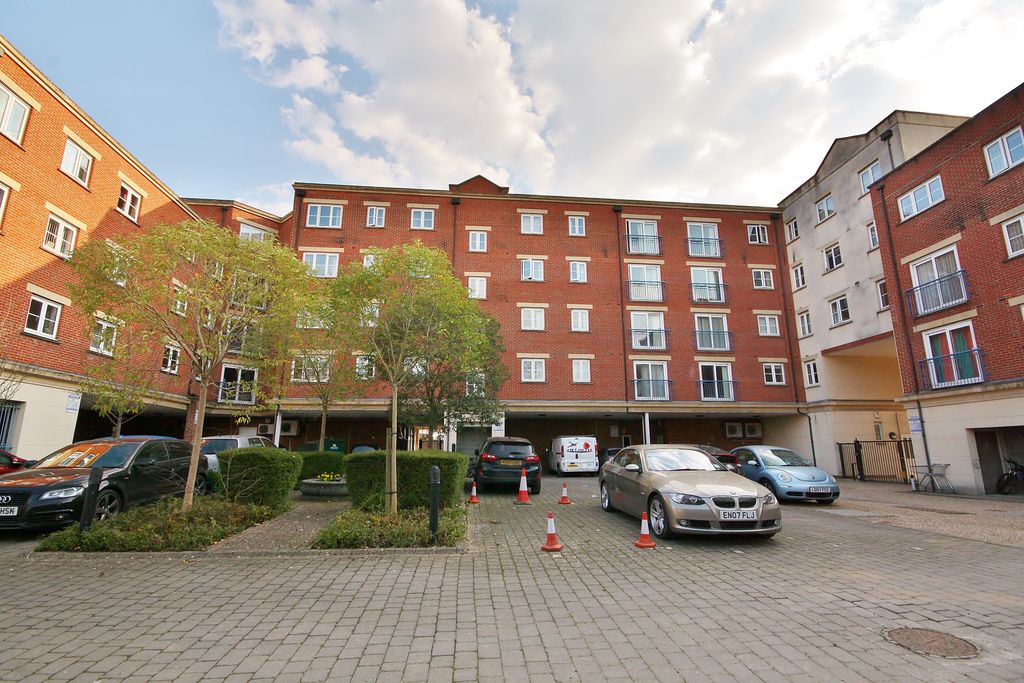 Additional image 8 of 2 bed flat for saleGoldsworth Road, Woking, Surrey GU21