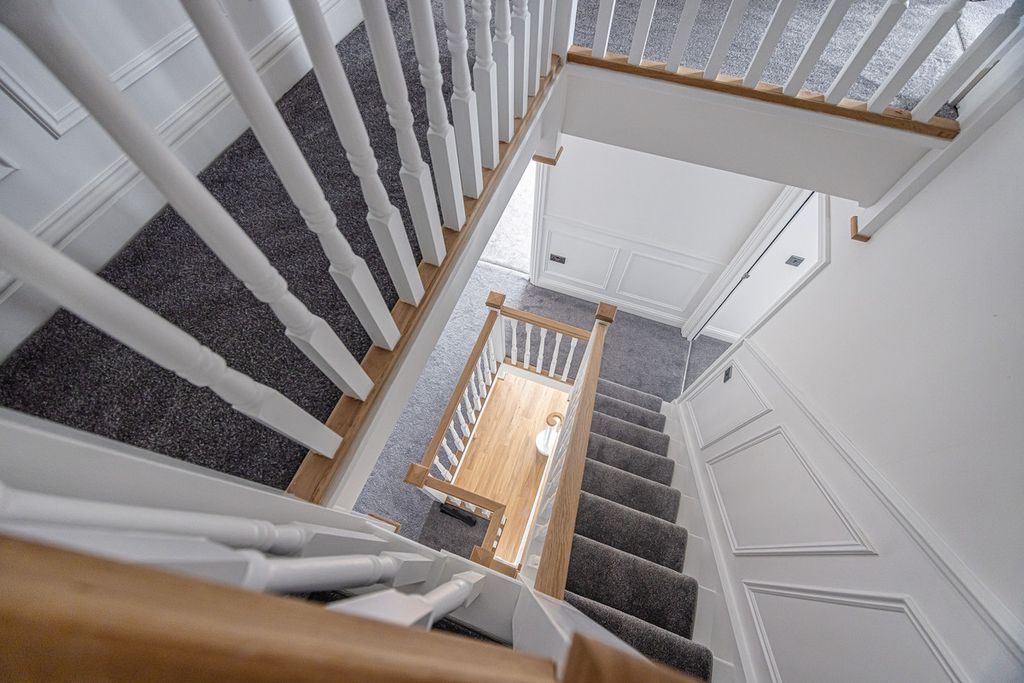 Additional image 46 of 5 bed detached house for saleNashlea Farm, Poors Lane North, Benfleet SS7