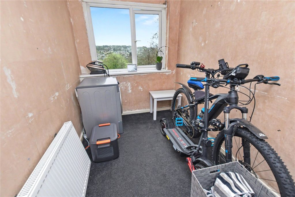 Additional image 11 of 3 bed detached house for saleCliffe Park Close, Wortley, Leeds, West Yorkshire LS12