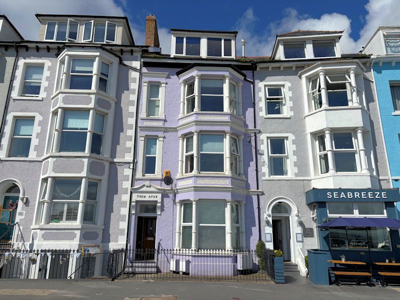 5 bed terraced house for saleAberdovey LL35