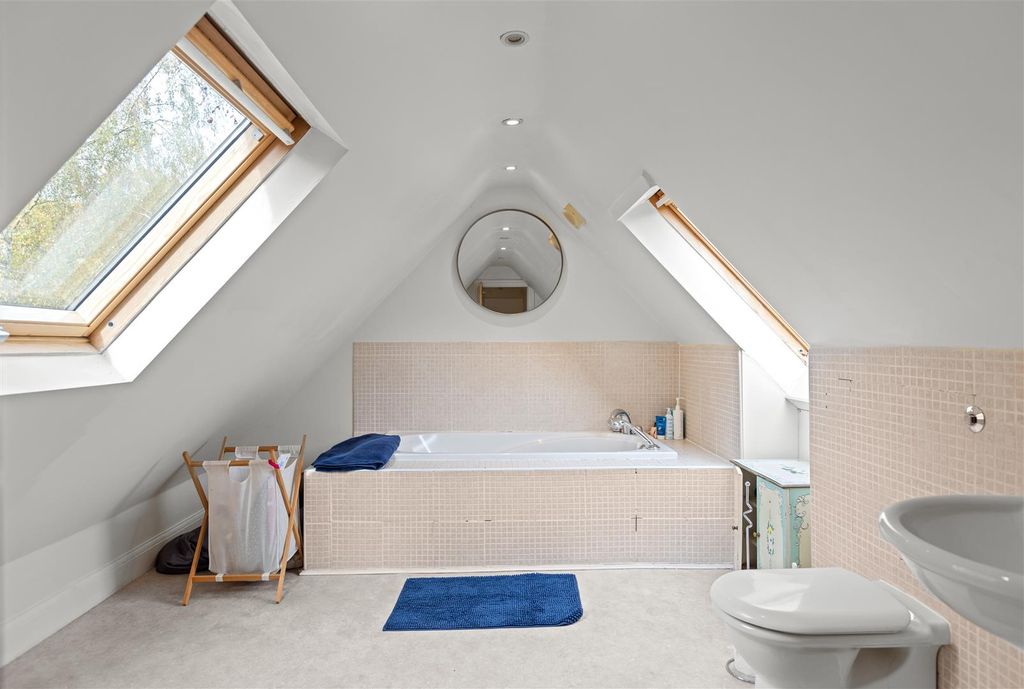 Additional image 13 of 3 bed flat for salePrince Albert Drive, Ascot SL5