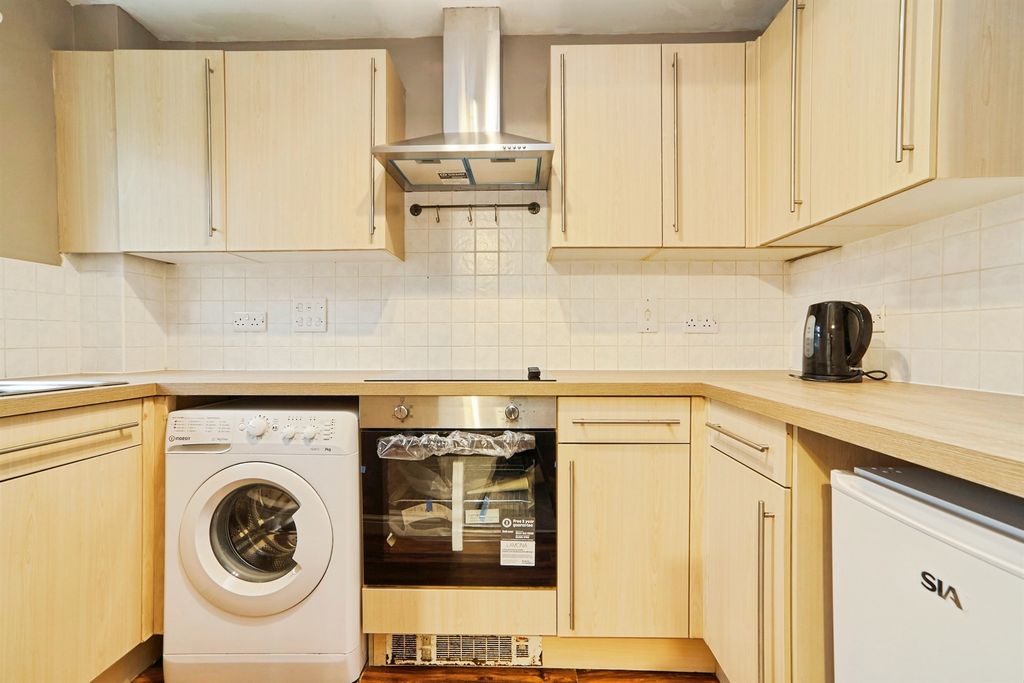 Additional image 2 of 2 bed flat for saleWhitehall Croft, Leeds LS12