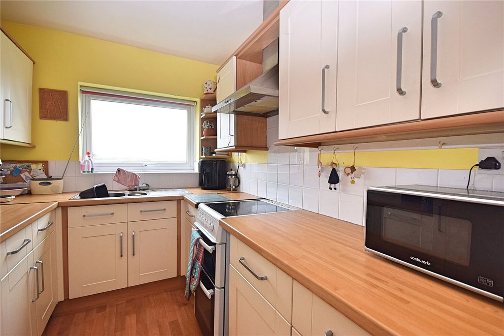 Additional image 2 of 2 bed flat for saleTywyn, Gwynedd LL36