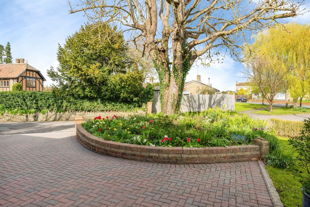 Additional image 32 of 4 bed detached house for saleSchool Lane, Weston Turville, Aylesbury HP22
