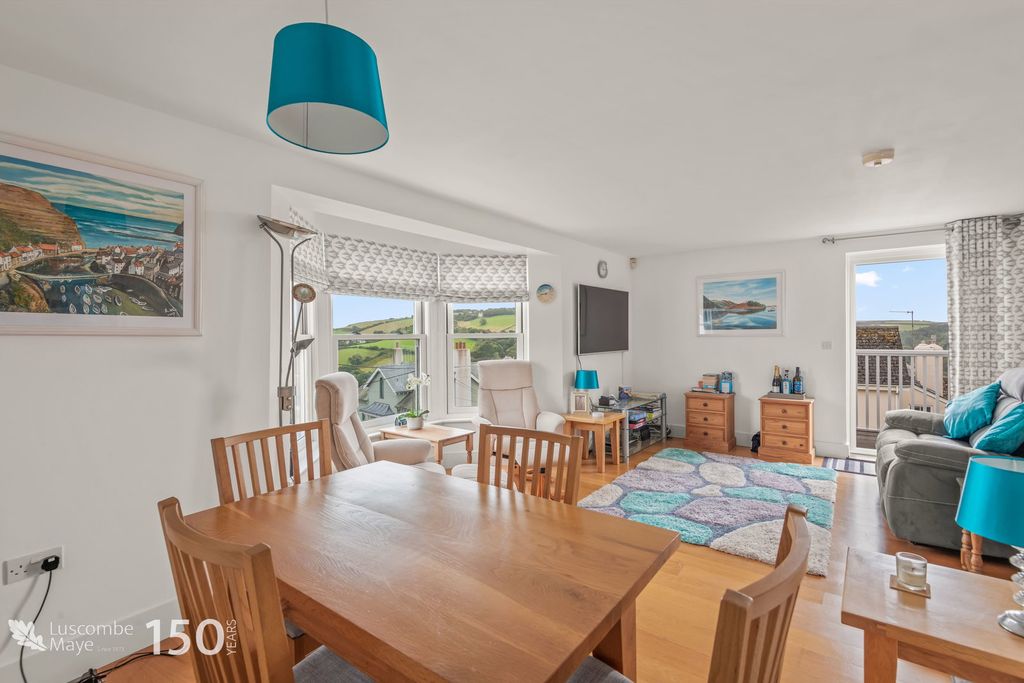 2 bed flat for saleDevon Road, Salcombe TQ8 photo 4