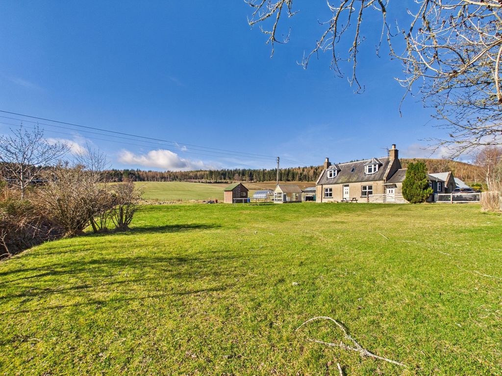 4 bed cottage for saleStrathdon AB36