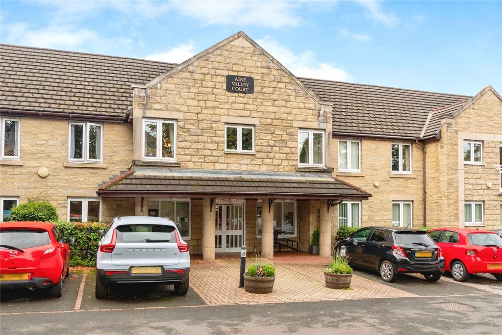 1 bed flat for saleAire Valley Court, Bingley BD16