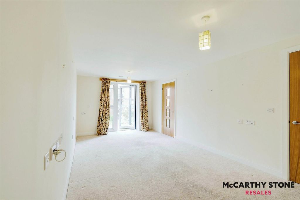 Additional image 5 of 1 bed flat for saleWayfarer Place, The Dean, Alresford SO24