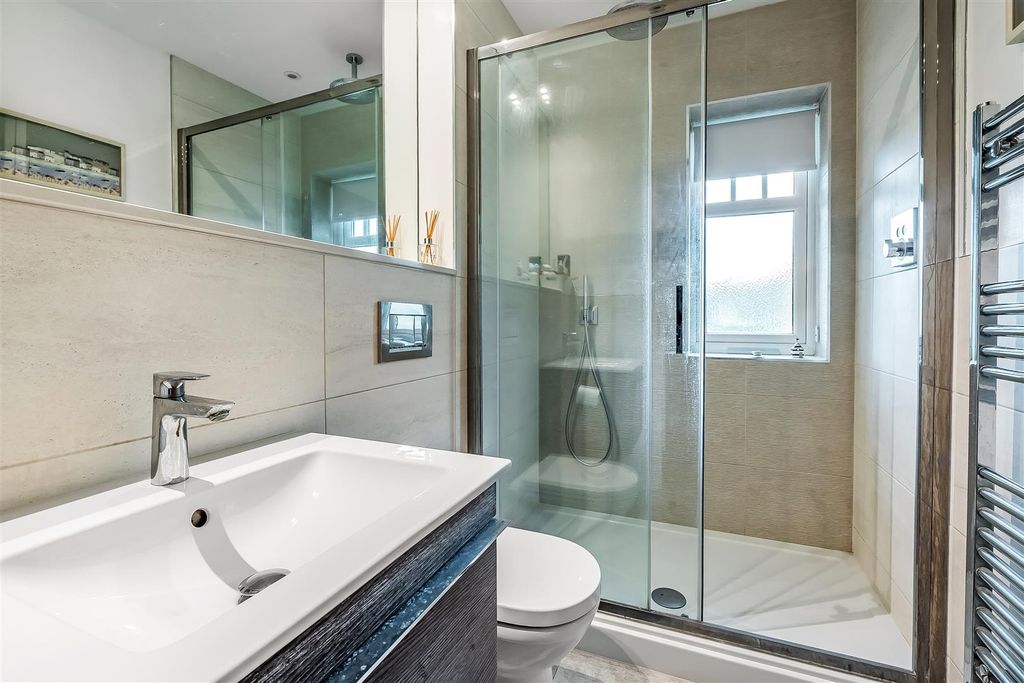 Additional image 16 of 3 bed detached bungalow for saleRoebuck Close, Ashtead KT21