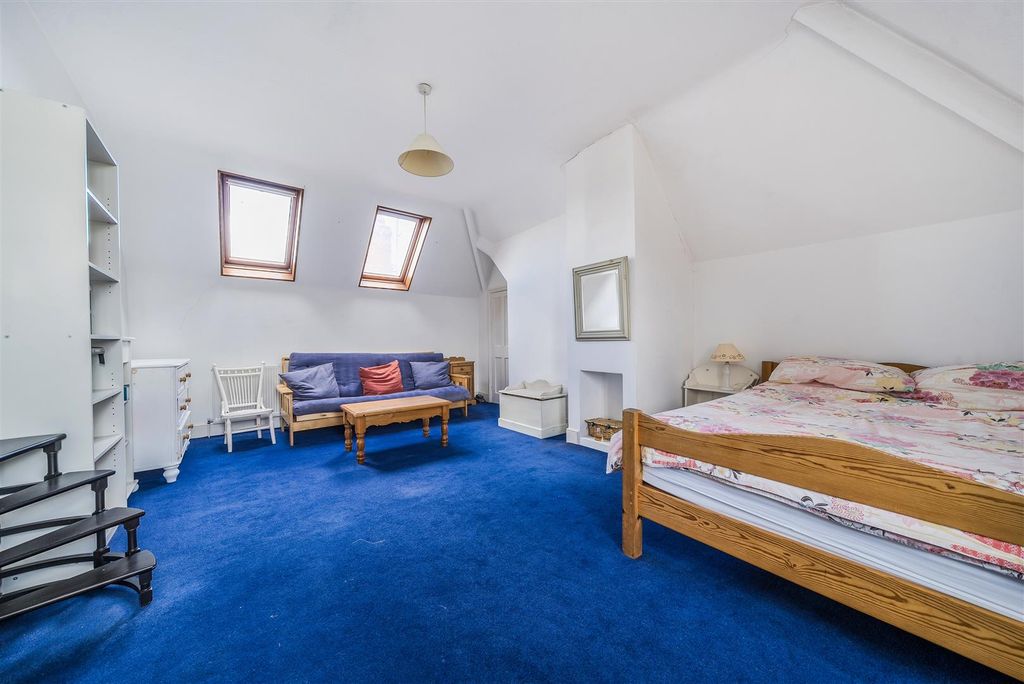 Additional image 20 of 6 bed detached house for salePemberley Avenue, Bedford MK40