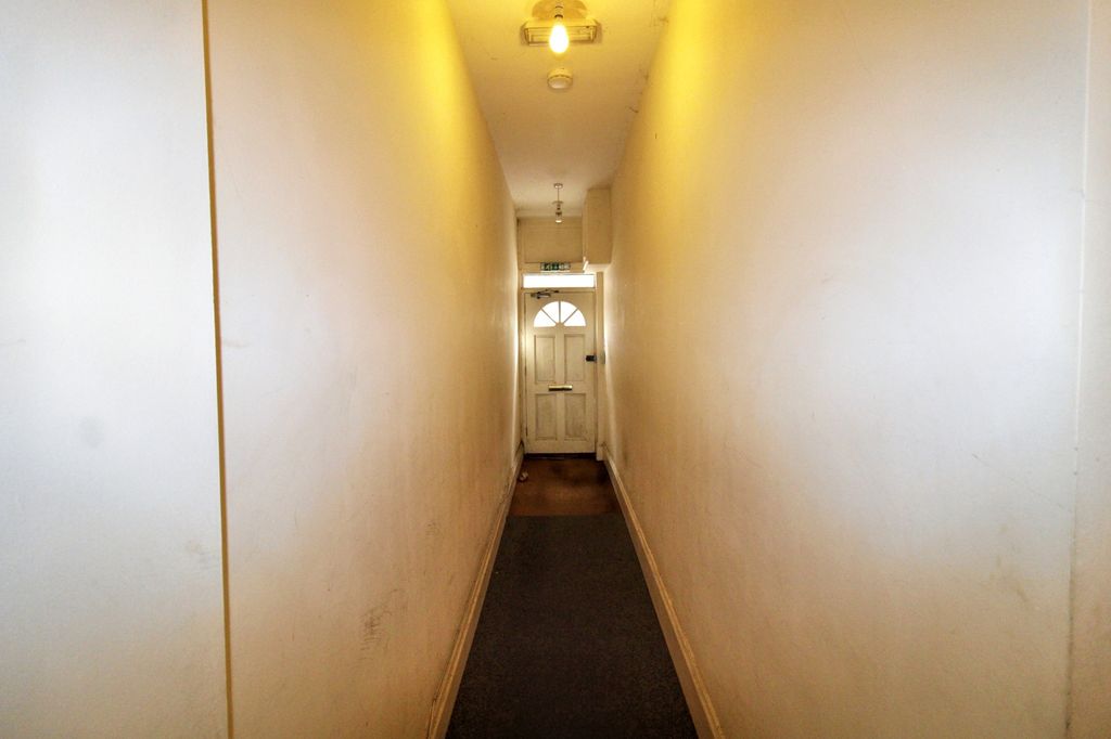 Additional image 9 of 6 bed property for saleUnion Street, Aldershot, Hampshire GU11