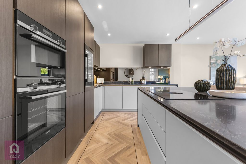 Additional image 4 of 5 bed semi-detached house for saleBrentwood Crescent, Altrincham WA14