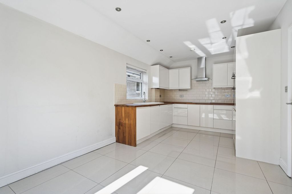 Additional image 6 of 4 bed semi-detached bungalow for saleThe Courtway, Carpenders Park, Watford WD19
