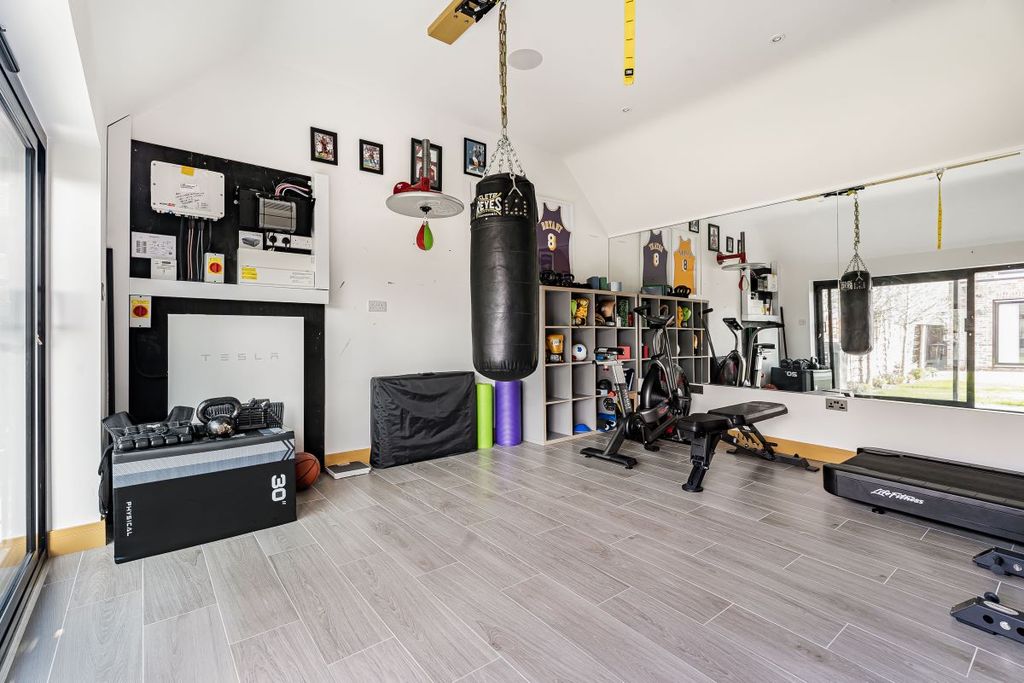 Additional image 39 of 5 bed detached house for sale137 Kimbolton Road, Bedford, Bedfordshire MK41