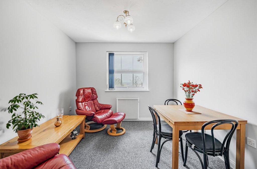 Additional image 9 of 3 bed flat for saleGravel Hill Road, Yate, Bristol BS37