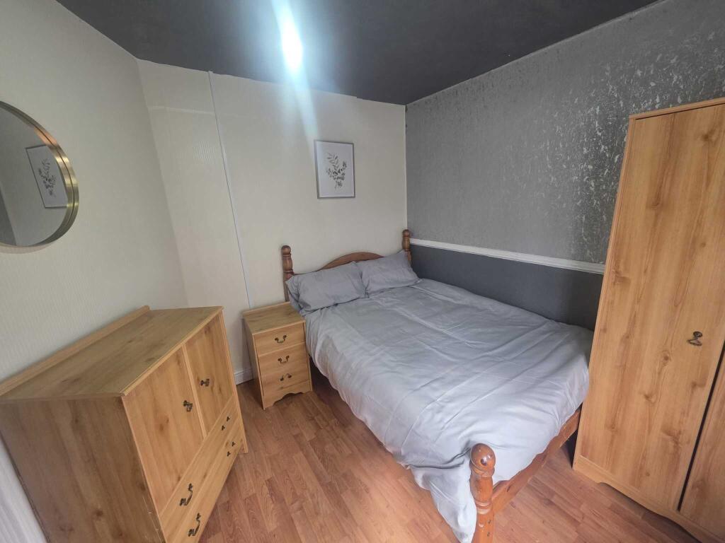 Hazeledene Road photo 5