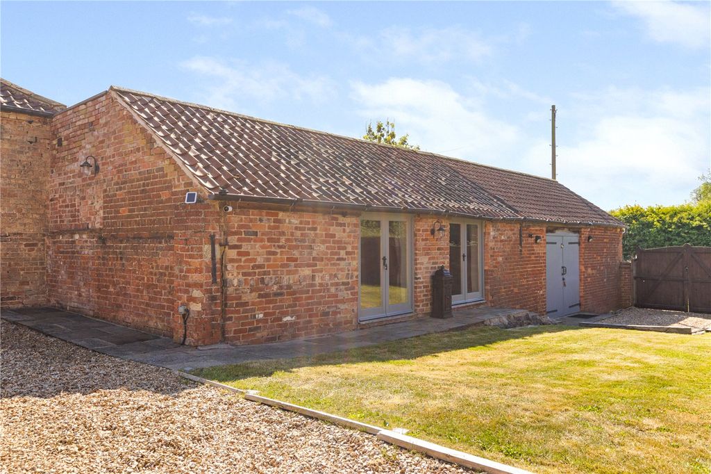 Additional image 24 of 5 bed bungalow for saleLincoln Road, Welton Le Wold, Louth, Lincolnshire LN11