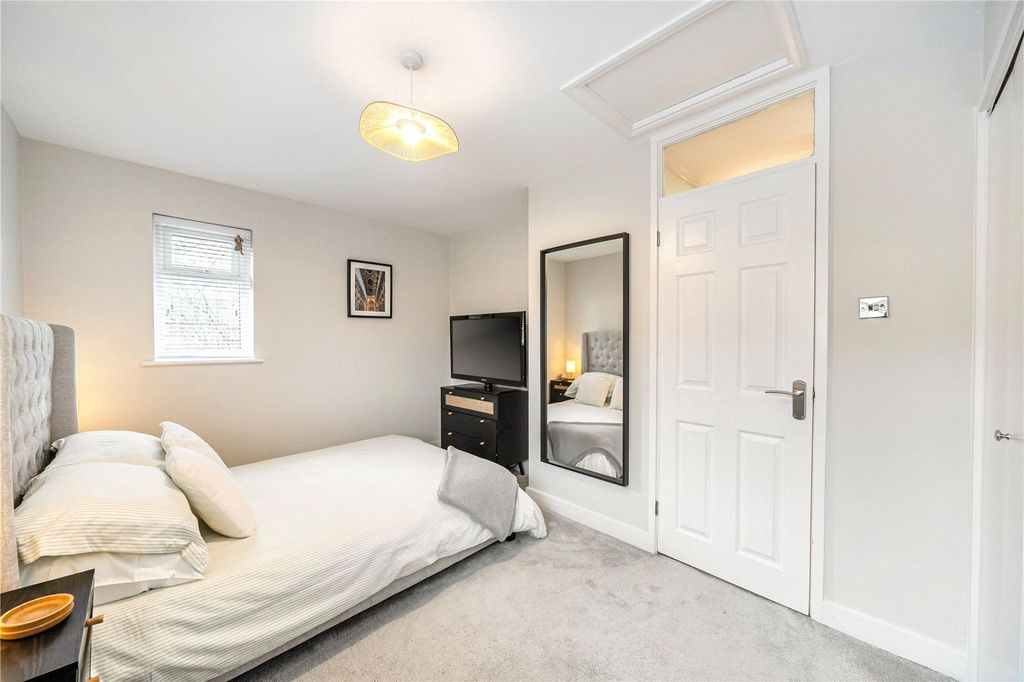 Additional image 14 of 1 bed detached house for saleHawkswell Walk, Woking, Surrey GU21