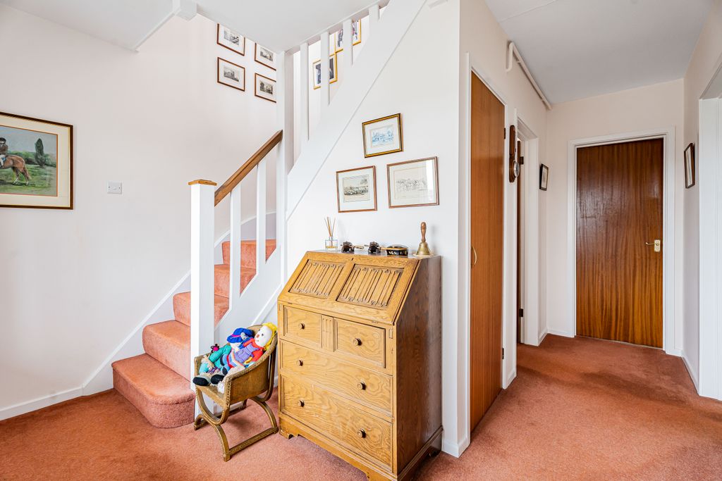 Additional image 9 of 5 bed detached house for saleTrevelyan Way, Berkhamsted HP4