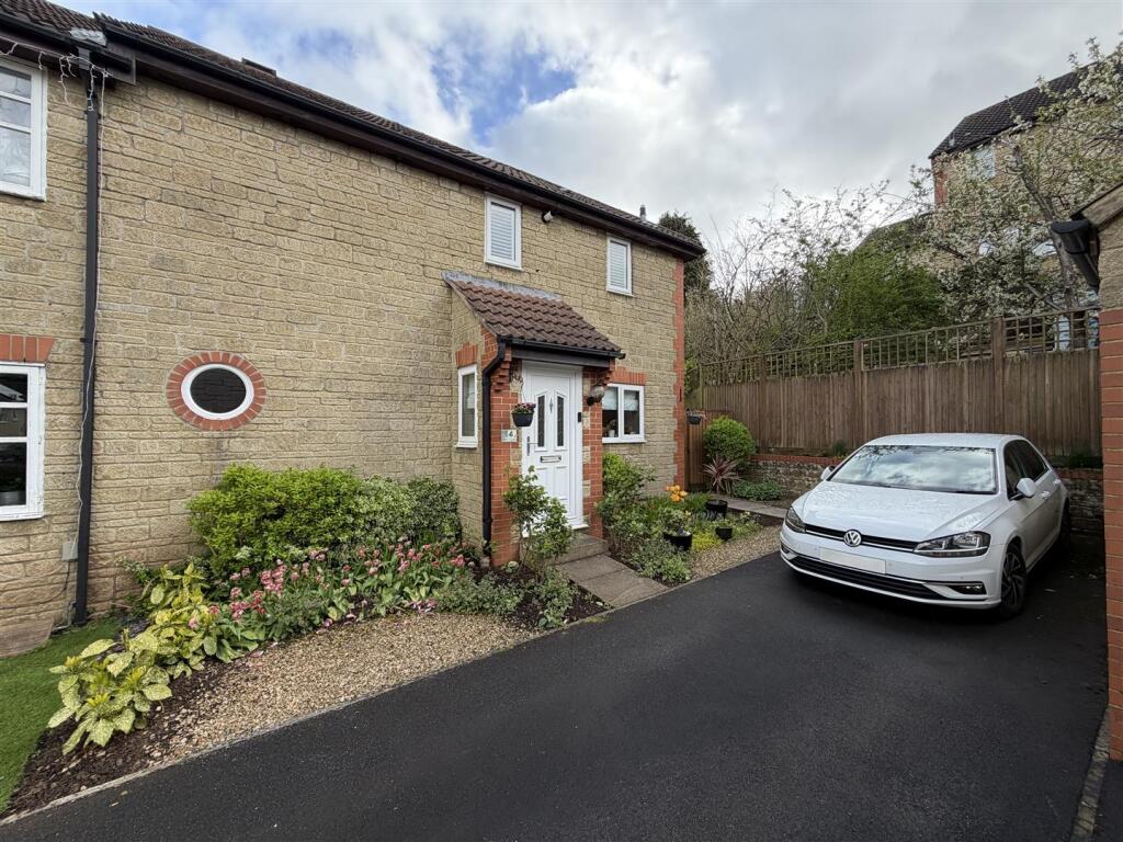 Fern Close, Midsomer Norton