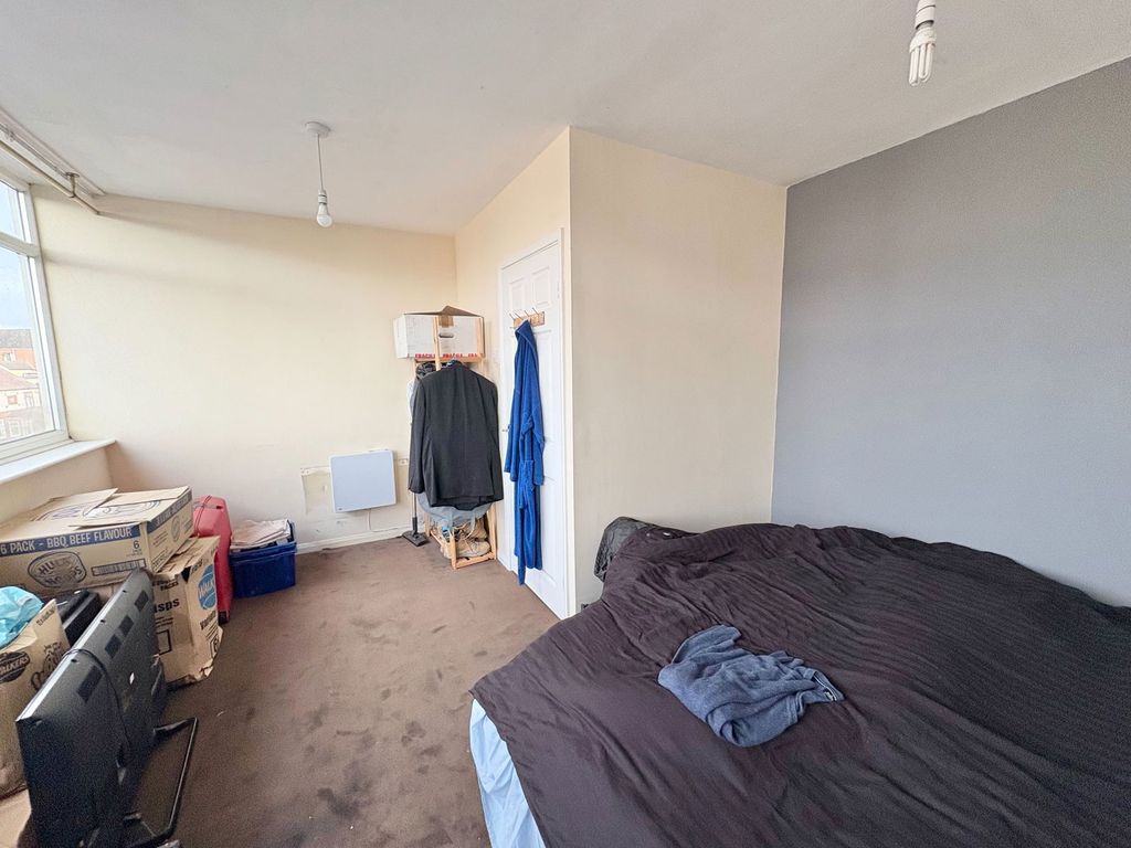 Additional image 8 of 2 bed flat for saleBrowns Lane, Dordon, Tamworth B78