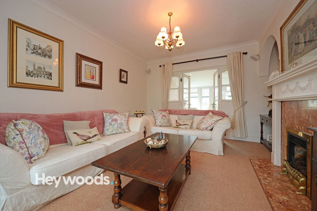 Additional image 4 of 6 bed semi-detached house for saleKingsway West, Westlands, Newcastle Under Lyme ST5