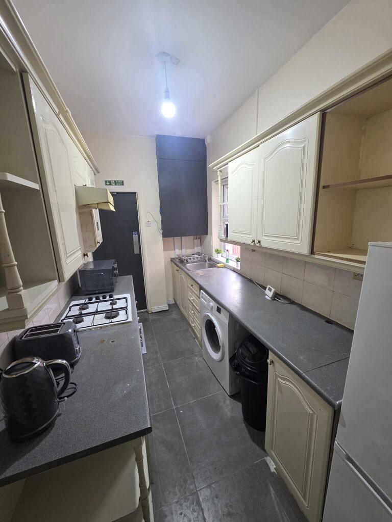 Additional image 4 of Room Available In Sparkhill, B11