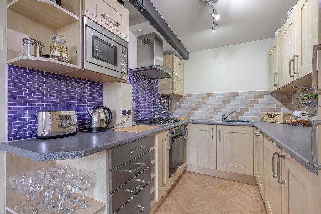 3 bed flat for saleWest Road, Carleton, Skipton, North Yorkshire BD23 photo 5