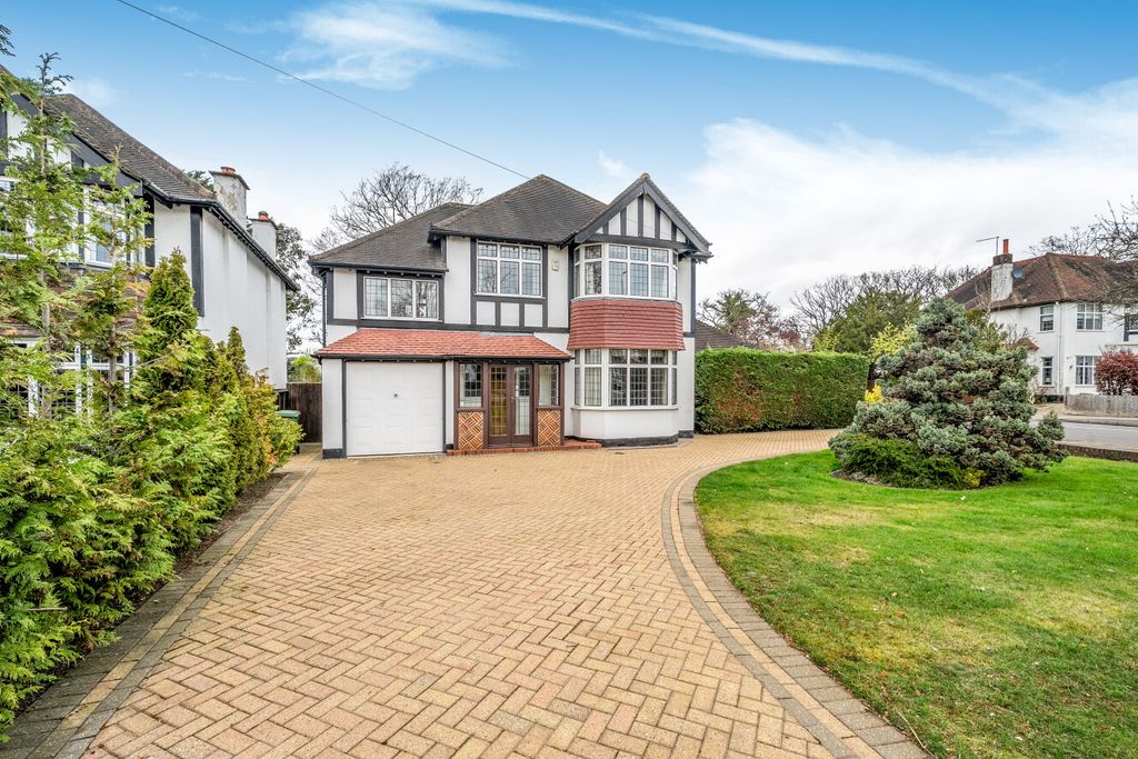 5 bed detached house for saleBarnfield Wood Road, Beckenham BR3