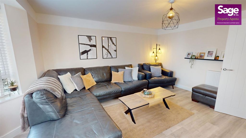 Additional image 3 of 4 bed detached house for saleHeol Lowri, Pontrhydyrun, Cwmbran NP44