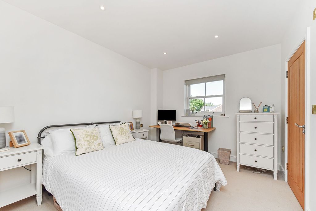 Additional image 12 of 3 bed terraced house for saleQueen Street, Emsworth PO10