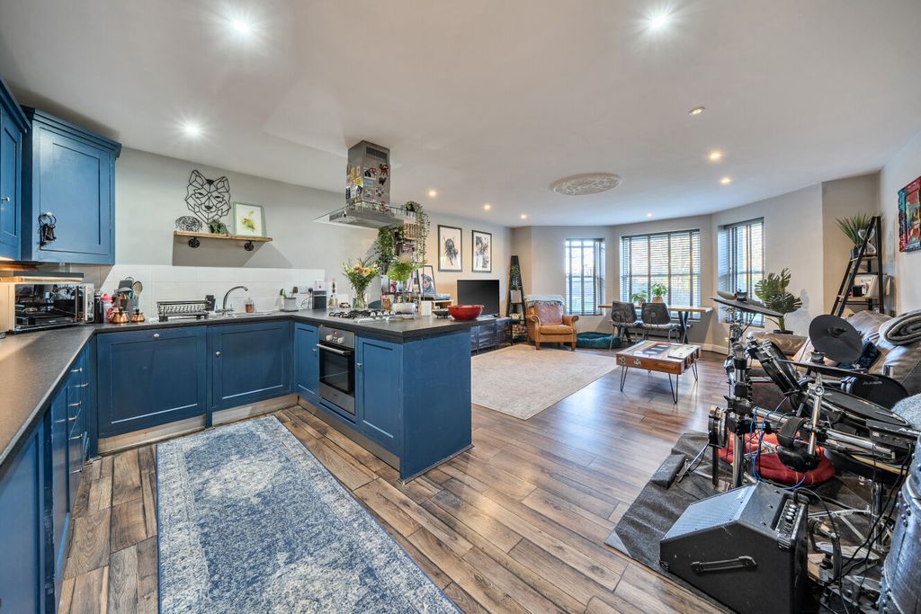 Additional image 8 of 2 bed flat for saleBromley Road, Beckenham BR3