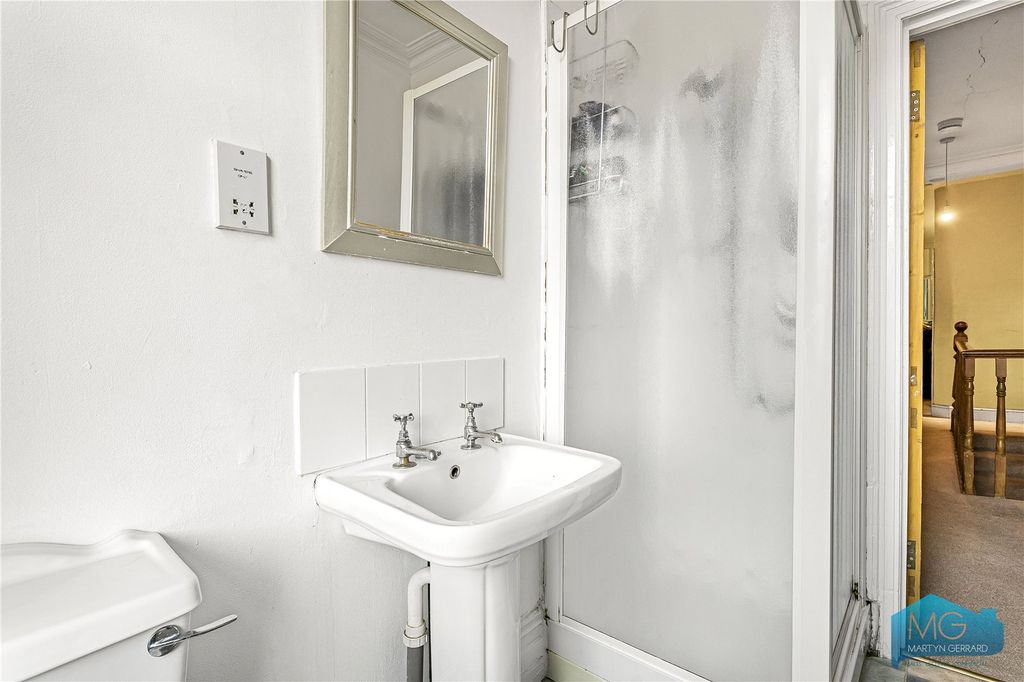 Additional image 18 of 4 bed semi-detached house for saleWood Street, Barnet EN5