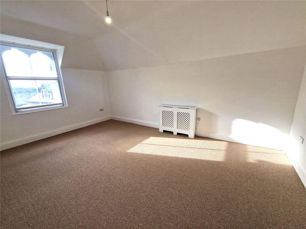 2 bed flat for saleBarclays Chambers, 20 Fore Street, Holsworthy, Devon EX22 photo 5