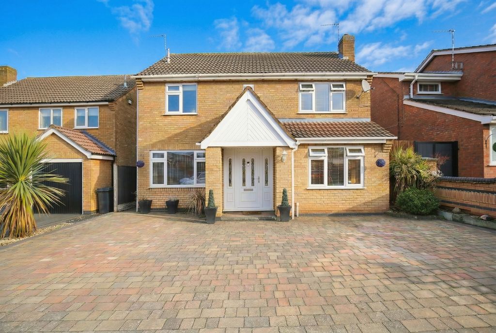 4 bed detached house for saleWarwick Drive, Atherstone CV9