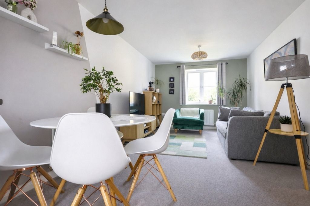 Additional image 2 of 1 bed flat for saleFlat 9 Merlin House, Centenary Way, Witney OX29