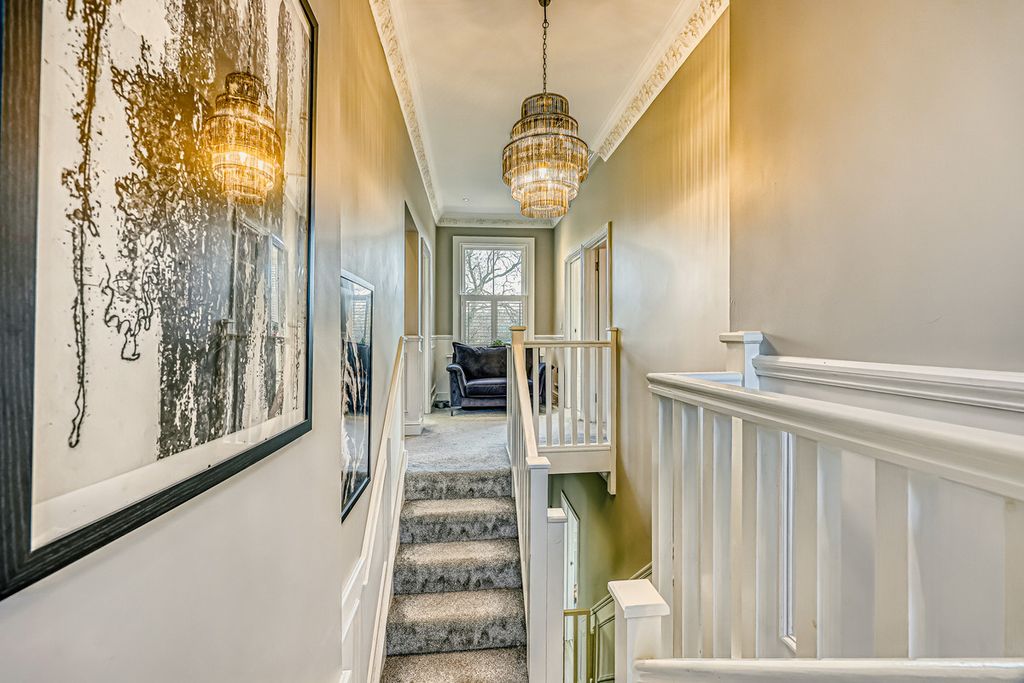 Additional image 18 of 5 bed detached house for saleRayleigh Road, Benfleet SS7