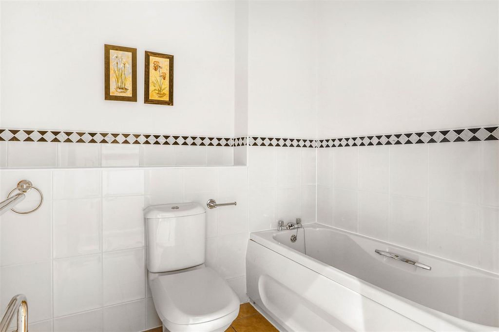 Additional image 15 of 2 bed flat for saleThe Tracery, Banstead SM7